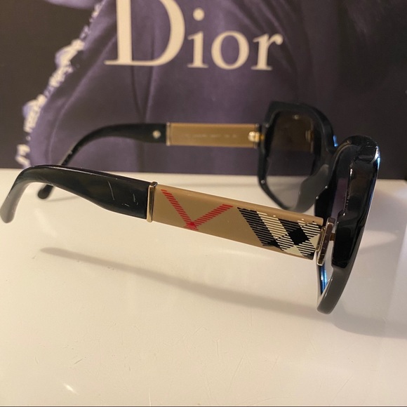 Burberry sunglasses style #  4160 3433/8G 58 17 135 3N - Picture 4 of 9